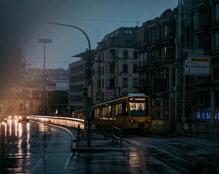 Stuttgart: Warum der Verkehr am Charlottenplatz stockt