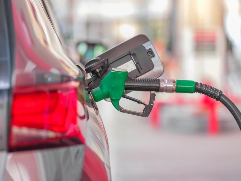 Tanken am Sonntag: So senken Vergleich und Tankmenge die Kosten