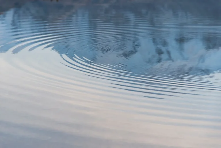 Warum wir von Wasser träumen: Psyche, Kultur und Symbolik