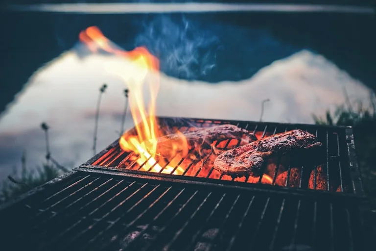 Grillen am Spätsommerabend: Diese Regeln gelten