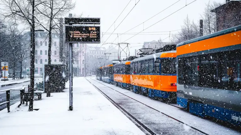 Sonntag unterwegs: DWD und Bahn vor Abfahrt prüfen