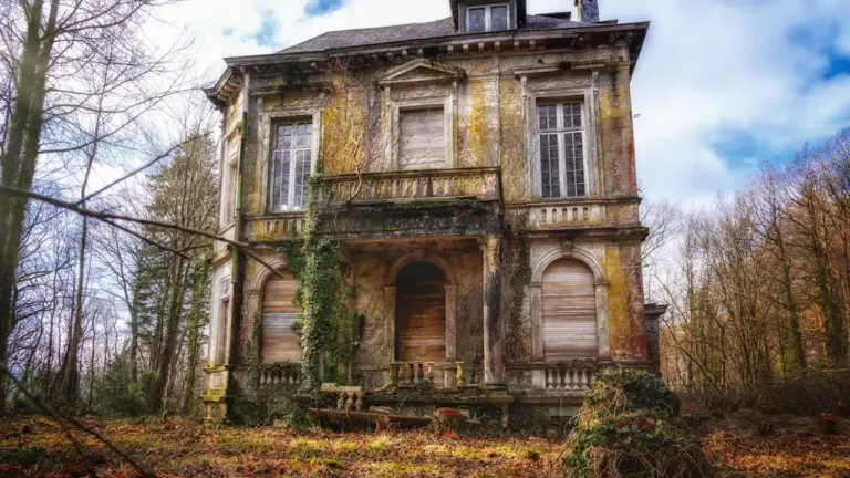 Von einem alten Haus träumen: Erinnerung und Veränderung einordnen