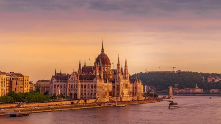Ungarnaufstand 1956: Vom Protest in Budapest zur Flucht nach Deutschland