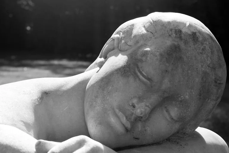 Von Verstorbenen träumen: Was die Erinnerung bewegt